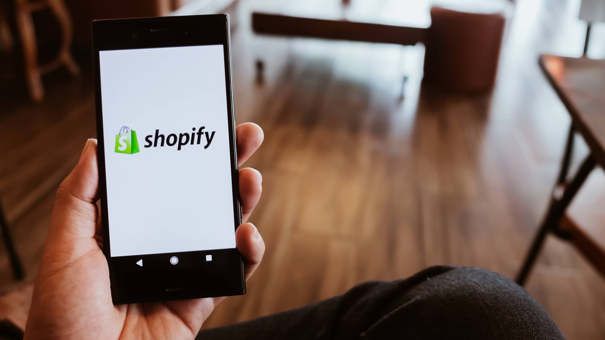 10 Smart Tips to Optimize Your Shopify Store with Social Shopping